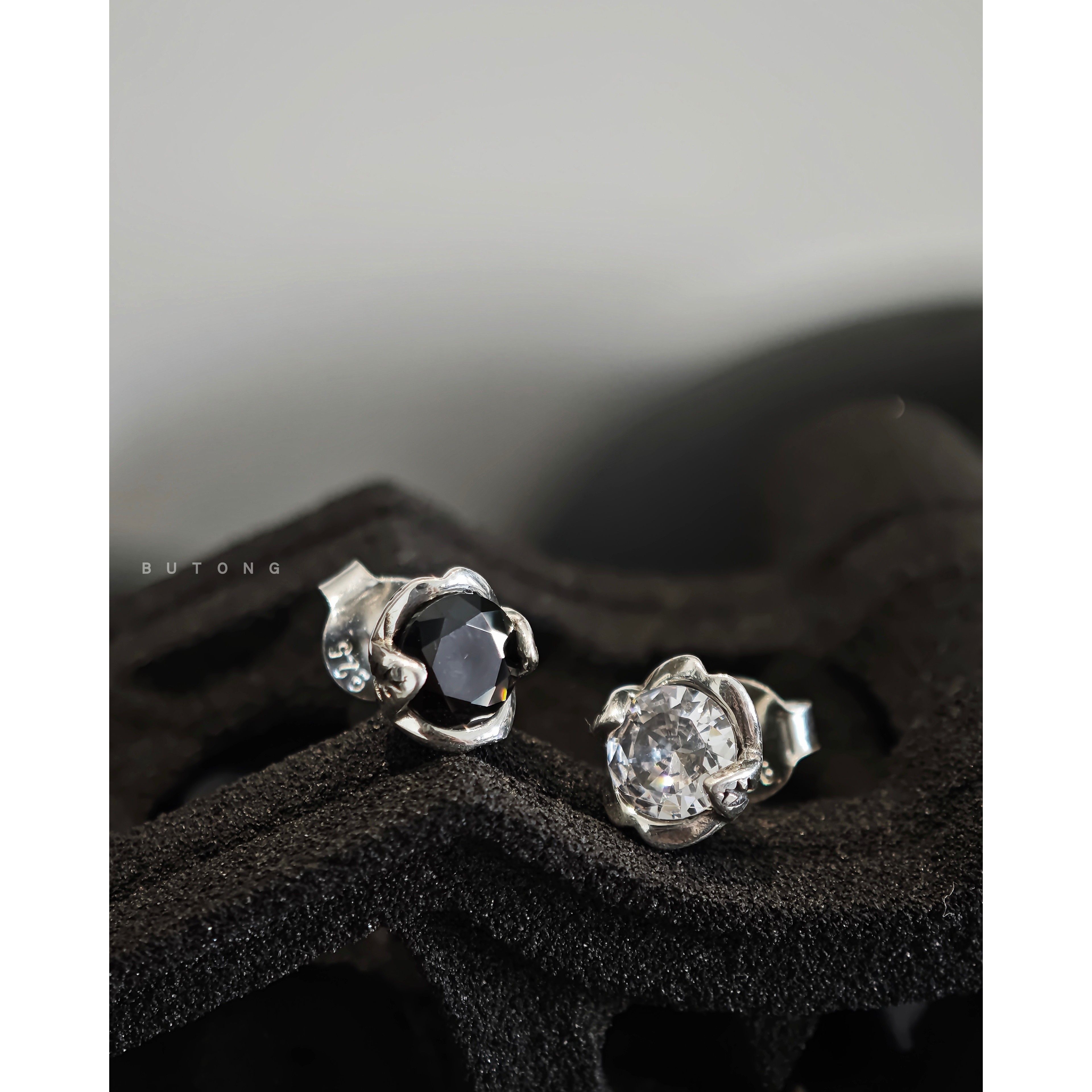 复古925银简约叶子黑白锆石耳钉