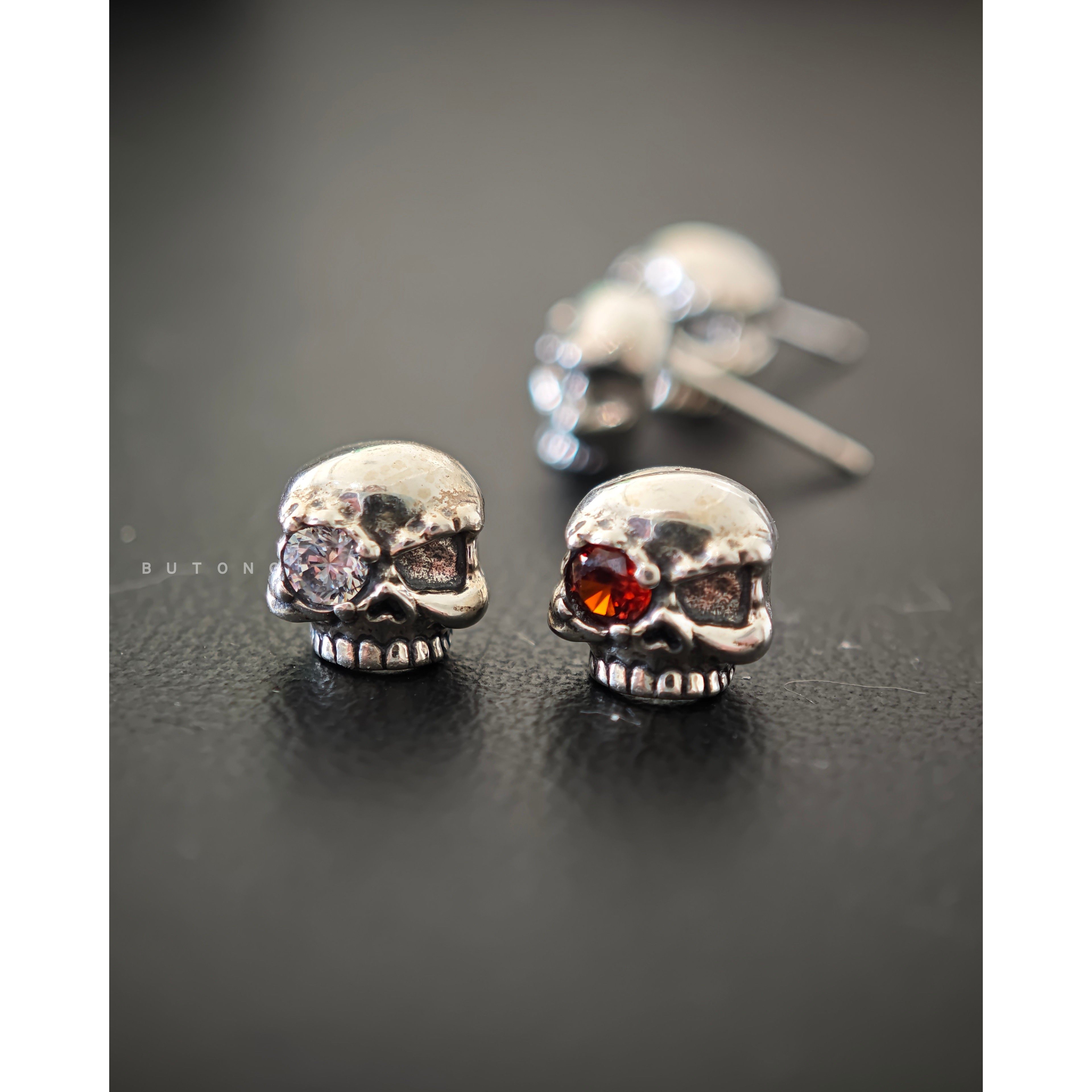 不同银匠 复古925纯银镶嵌红锆石水钻骷髅耳钉嘻哈朋克潮流男耳饰,饰品/流行首饰/时尚饰品新,银饰耳饰,淘宝优惠券,粉丝福利购,淘宝优惠卷