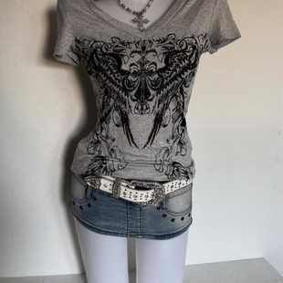 美式 T恤上衣 复古Vintage古着哥特灰色翅膀十字架印花V领辣妹短袖