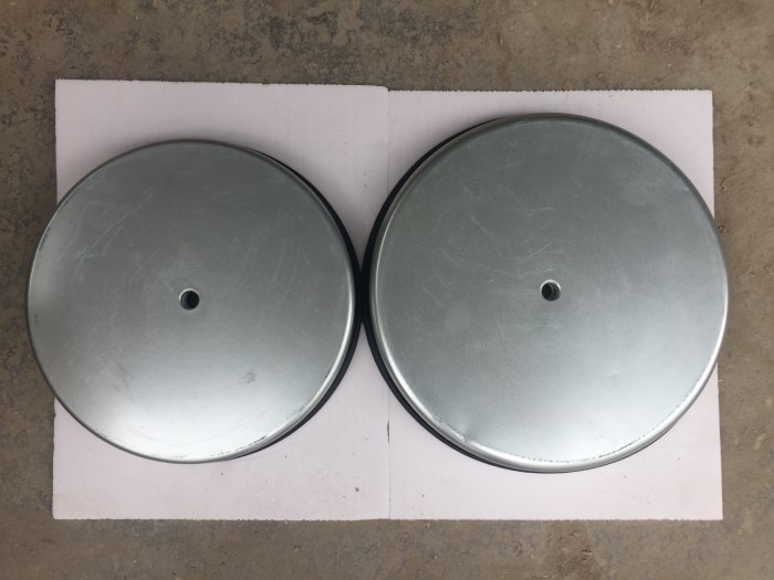 不锈钢栏杆座隔离带一米线礼宾柱护栏围栏塑料底座全铁皮铸铁