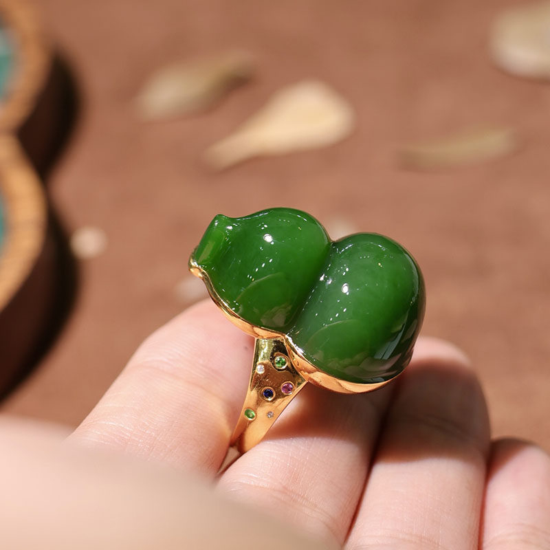 秋季上新天然和田玉戒指女菠菜绿碧玉葫芦镶嵌18k金指环a货送老婆