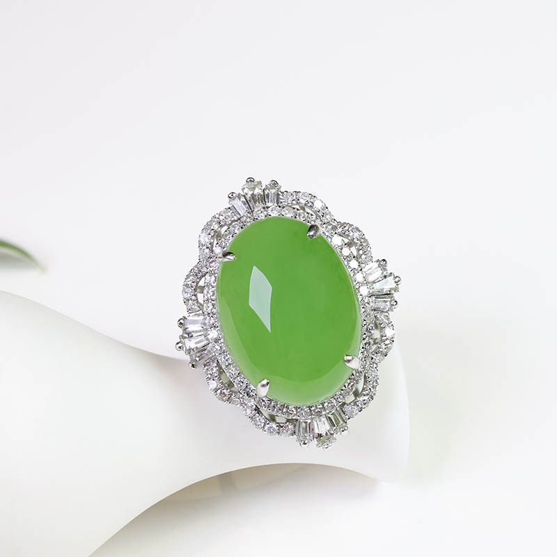 暑期礼品天然和田玉戒指女a满钻豪华苹果绿碧玉蛋面镶嵌18k金指环