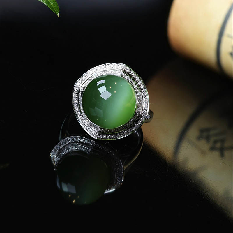 双十二圣诞天然和田玉戒指女a满钻猫眼碧玉圆珠镶18k金挂件送妈妈