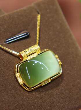 暑期礼18k玫瑰金镶钻石猫眼天然和田玉a货俄料碧玉方形吊坠送老婆
