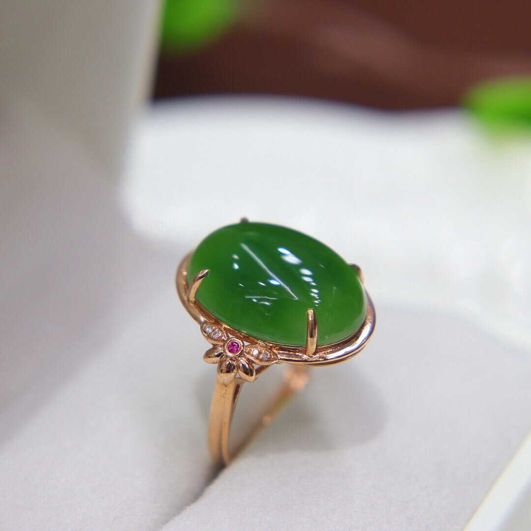 精品新疆中秋18k金饰碧玉手戒指