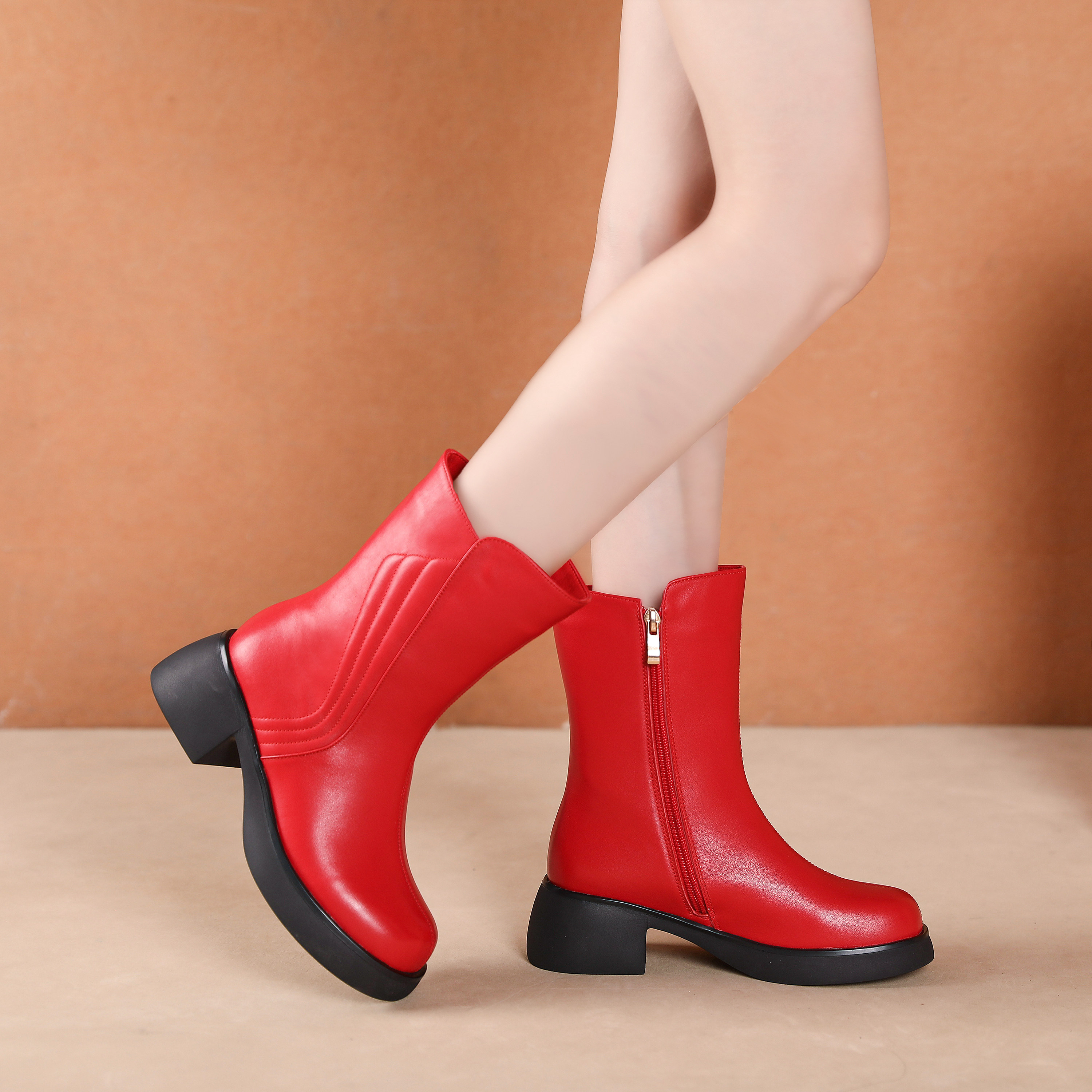 真皮中筒靴女鞋厚底中跟显瘦软皮软底2025新款冬季加绒保暖妈妈鞋,女鞋,时装靴,淘宝优惠券,粉丝福利购,淘宝优惠卷