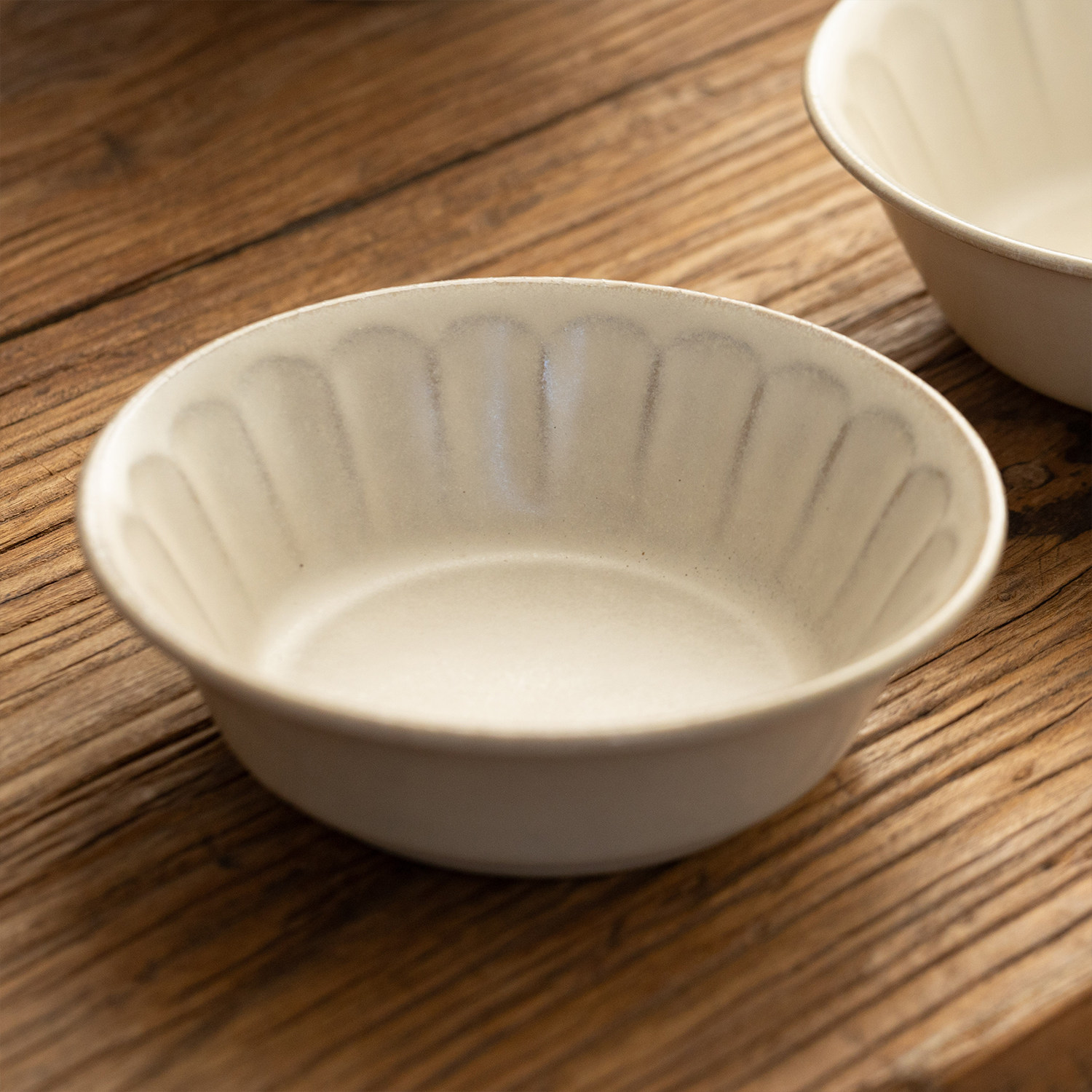 日本进口复古白粉引碗盘餐具日式饭碗炒菜盘深钵早餐盘斗笠碗汤碗