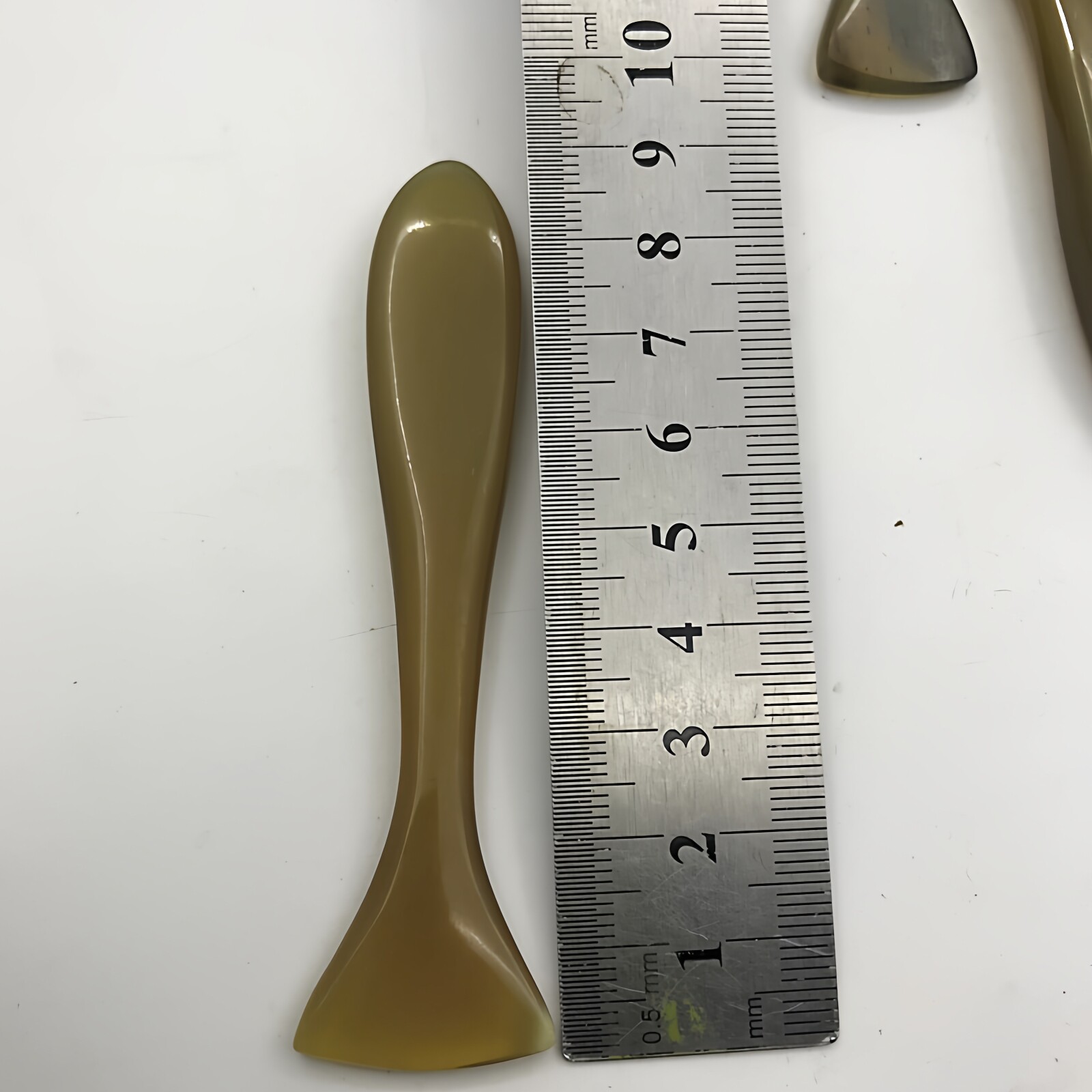 8-9厘米黄牛角小刮脸面部眼部美容全身经络排毒家用牛角拨筋棒