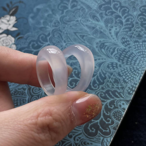 白冰玛瑙宝玉石扳指水滴玉髓