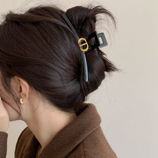 鲨鱼头饰夹子CD字母抓夹发饰女夹轻奢头箍发箍简约后脑勺气质发抓