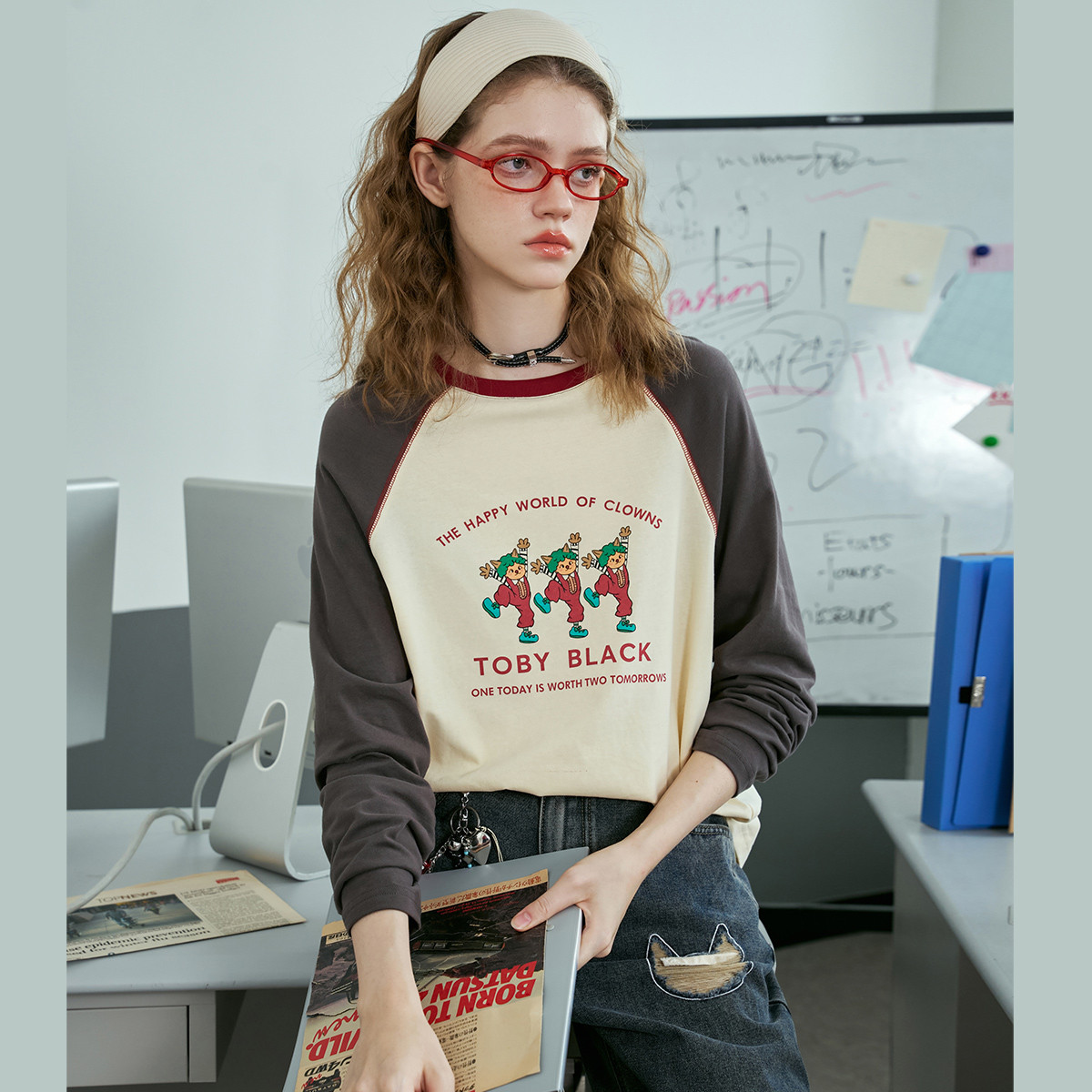 a02复古小众印花减龄撞色长袖上衣2025秋季宽松休闲女式T恤