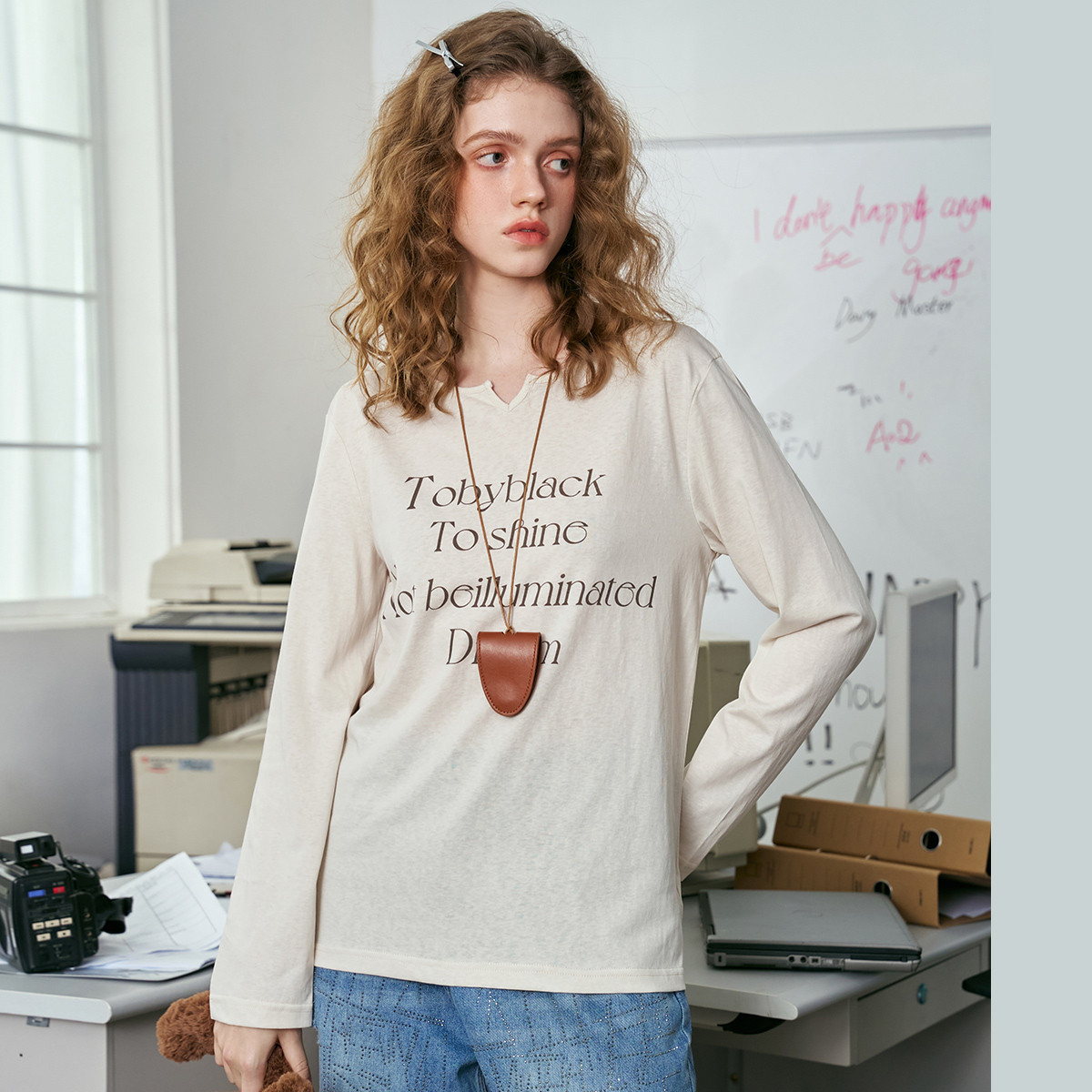 a02设计感内搭印花长袖上衣2025秋季显瘦休闲女式T恤