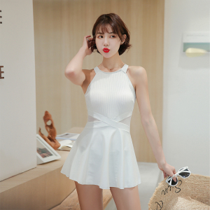 泳衣女2022新款爆款连体保守遮肚显瘦小胸聚拢少女可爱泡温泉泳装