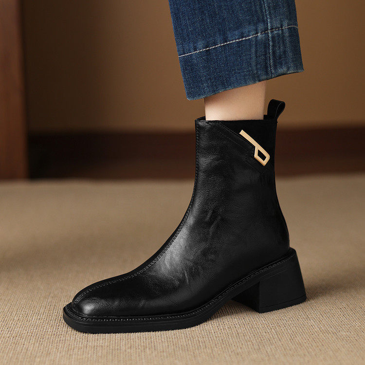 方头英伦风瘦瘦靴子2025新款