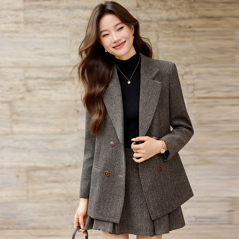 灰色西装套装裙女秋冬2025新款休闲小个子时尚西服外套百褶裙套装