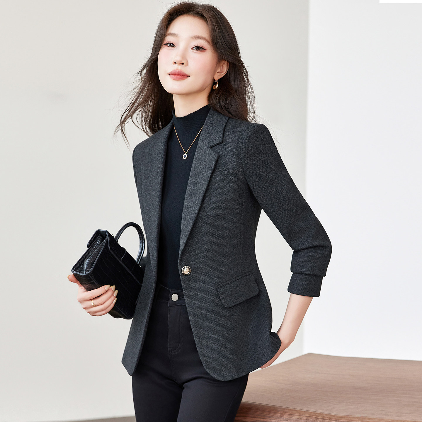 高级感灰色加厚西装外套毛呢女