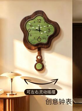 中古风客厅电视背景墙挂钟装饰画