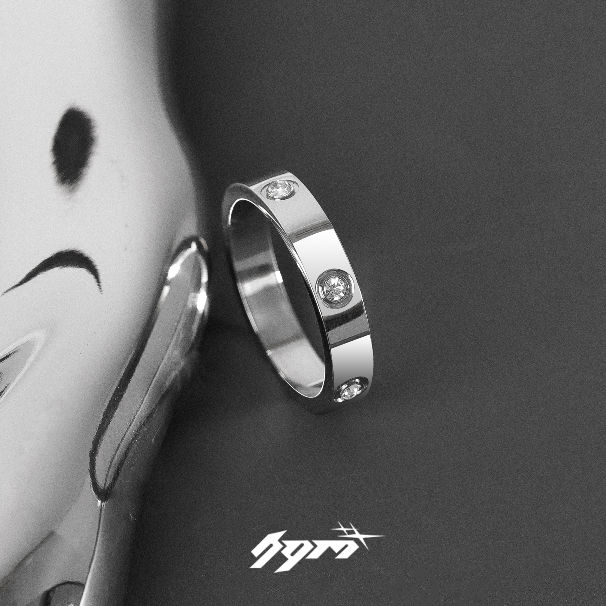 镶钻钛钢戒指闭口小众设计ins指环男痞帅潮酷简约气质轻奢食指戒