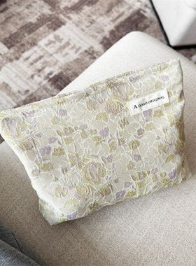 化妆包女大容量便携紫色花小清新ins收纳袋洗漱包气质提花收纳包