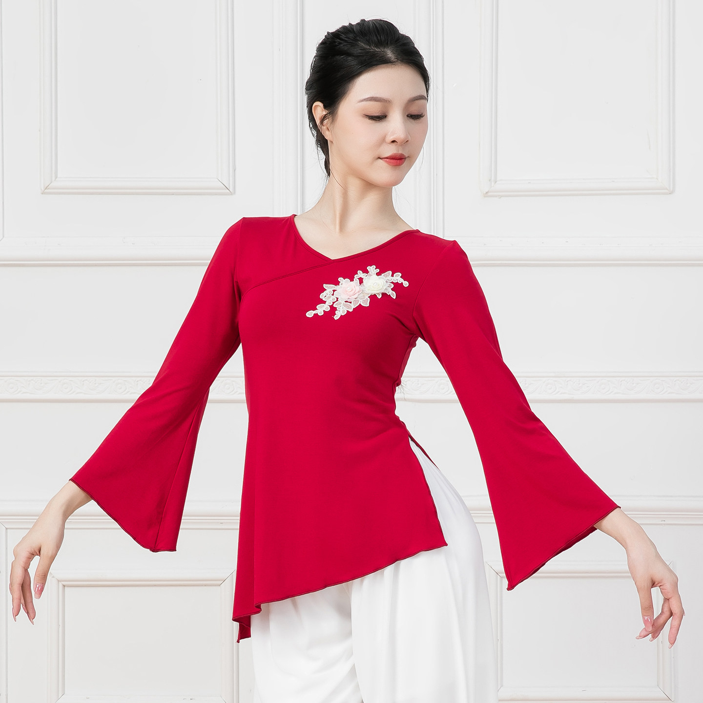 古典舞蹈练功服女新款胸花款练功形体上衣中国舞团服表演出服上衣