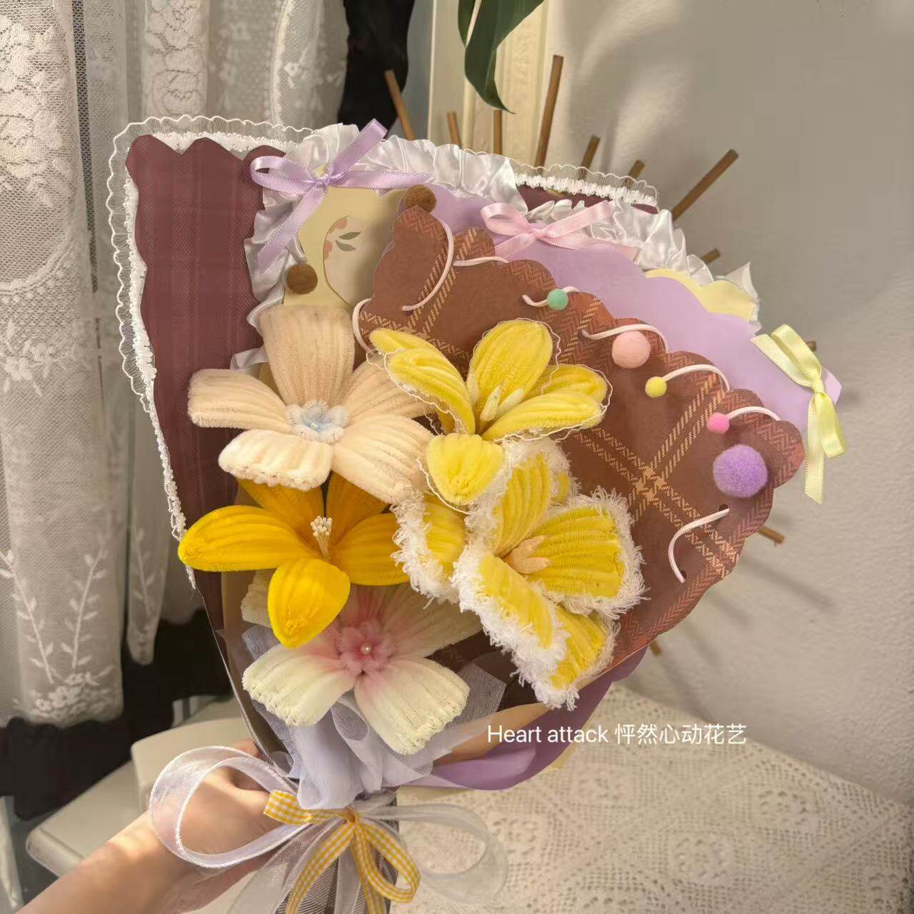 成品扭扭棒花束百合芙蓉花郁金香混搭高级感生日礼物见面花束创意