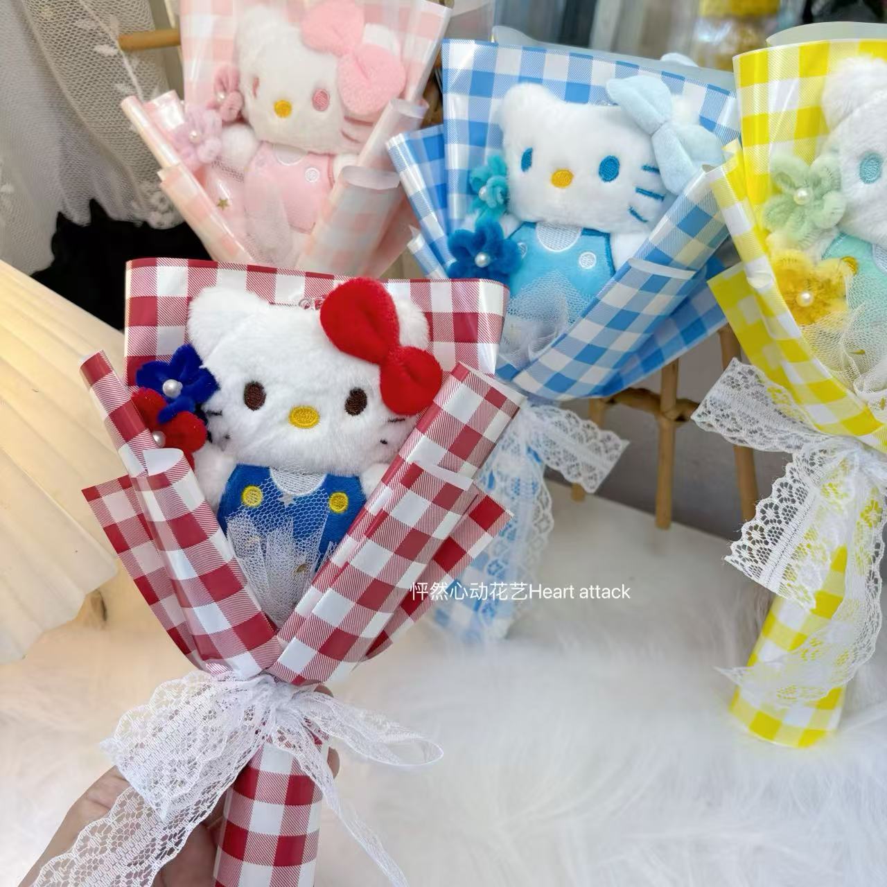 Hellokitty公仔成品花束可爱玩偶毛绒精致创意生日卡通伴手礼物花图片