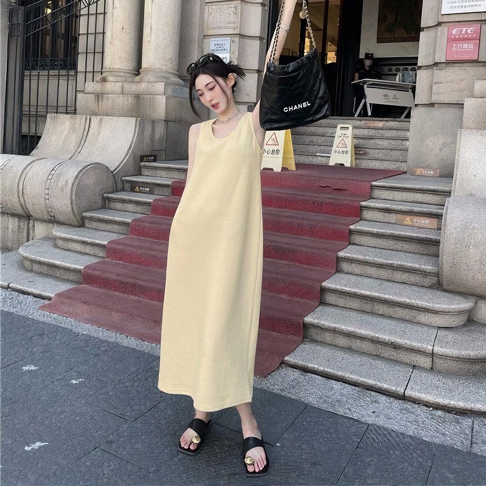 夏季孕妇u领无袖背心裙白色宽松孕妇打底内搭连衣裙中长款裙外穿