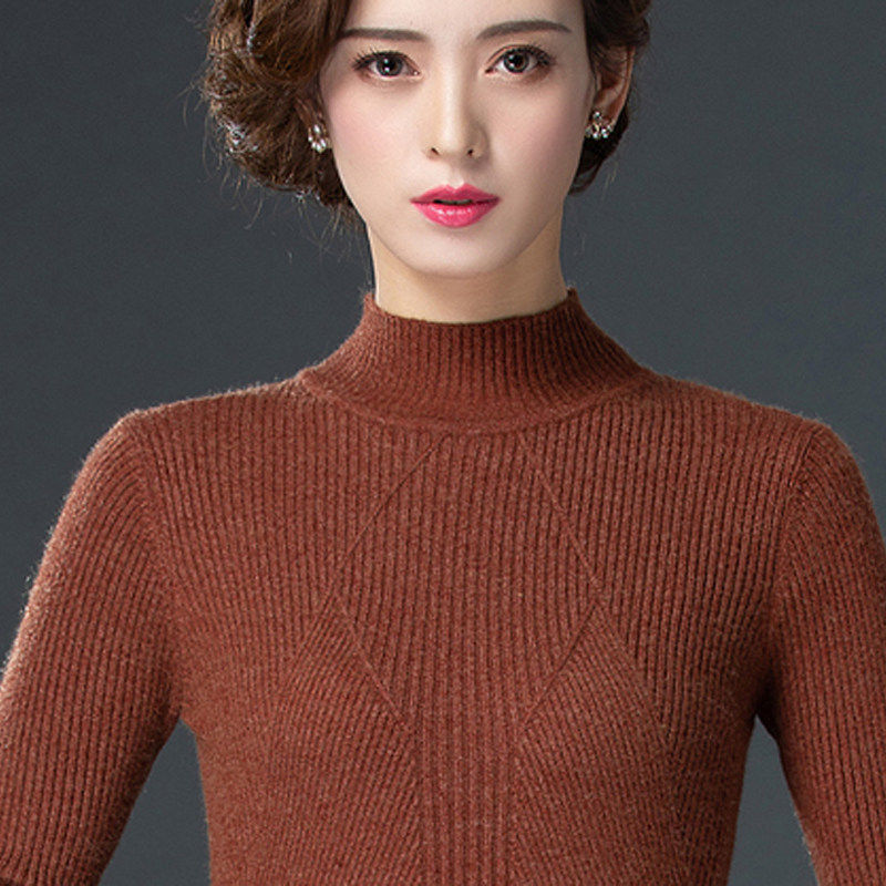 妈妈装新款2025年纯色羊毛衫女秋冬半高领毛衣内搭修身显瘦打底衫