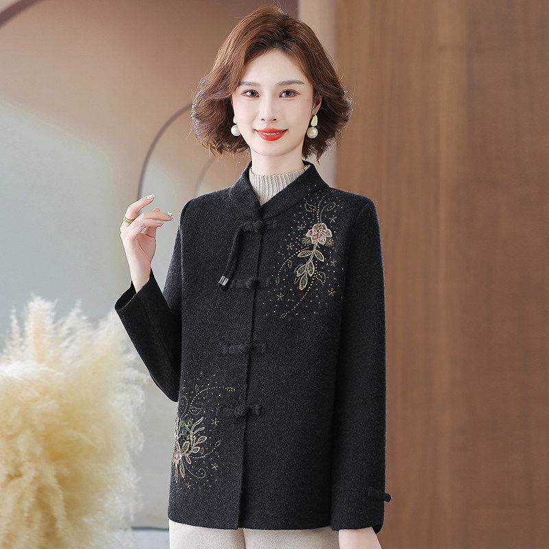 妈妈装秋季外套洋气羊毛衫红色上衣服新款老太太中老年女短款国风