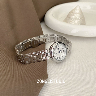 纵里 韩系气质手表女圆形小表盘银色休息简约百搭小众日历防水ins