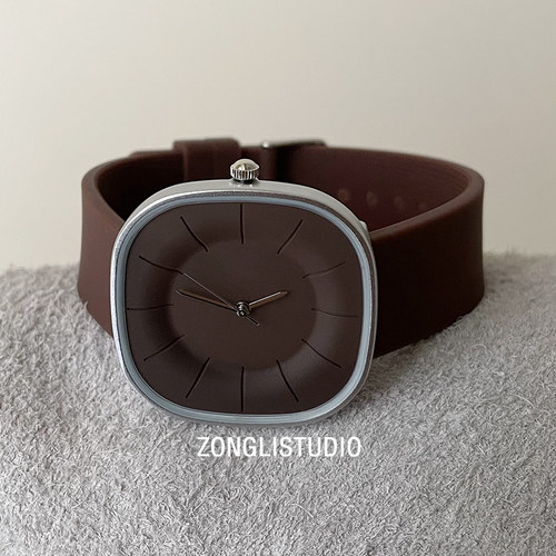 纵里极简多巴胺方盘手表女硅胶