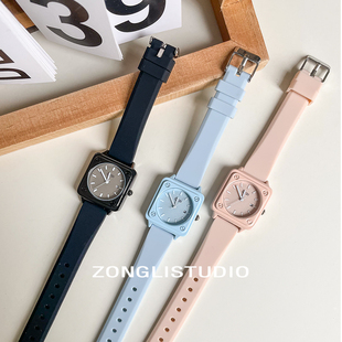 纵里 奶油ins风复古小众硅胶表带防水方形情侣款石英女手表