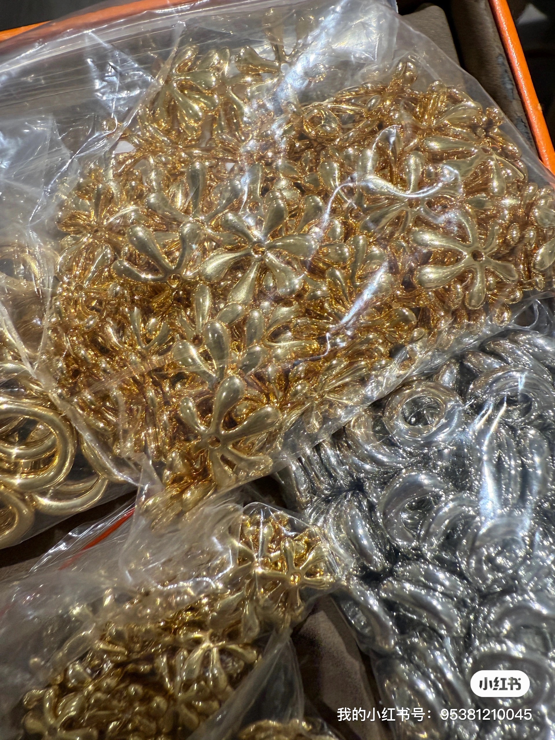 荣儿水晶饰品铜镀18k金色白金色隔片隔珠跑环爱心吊坠