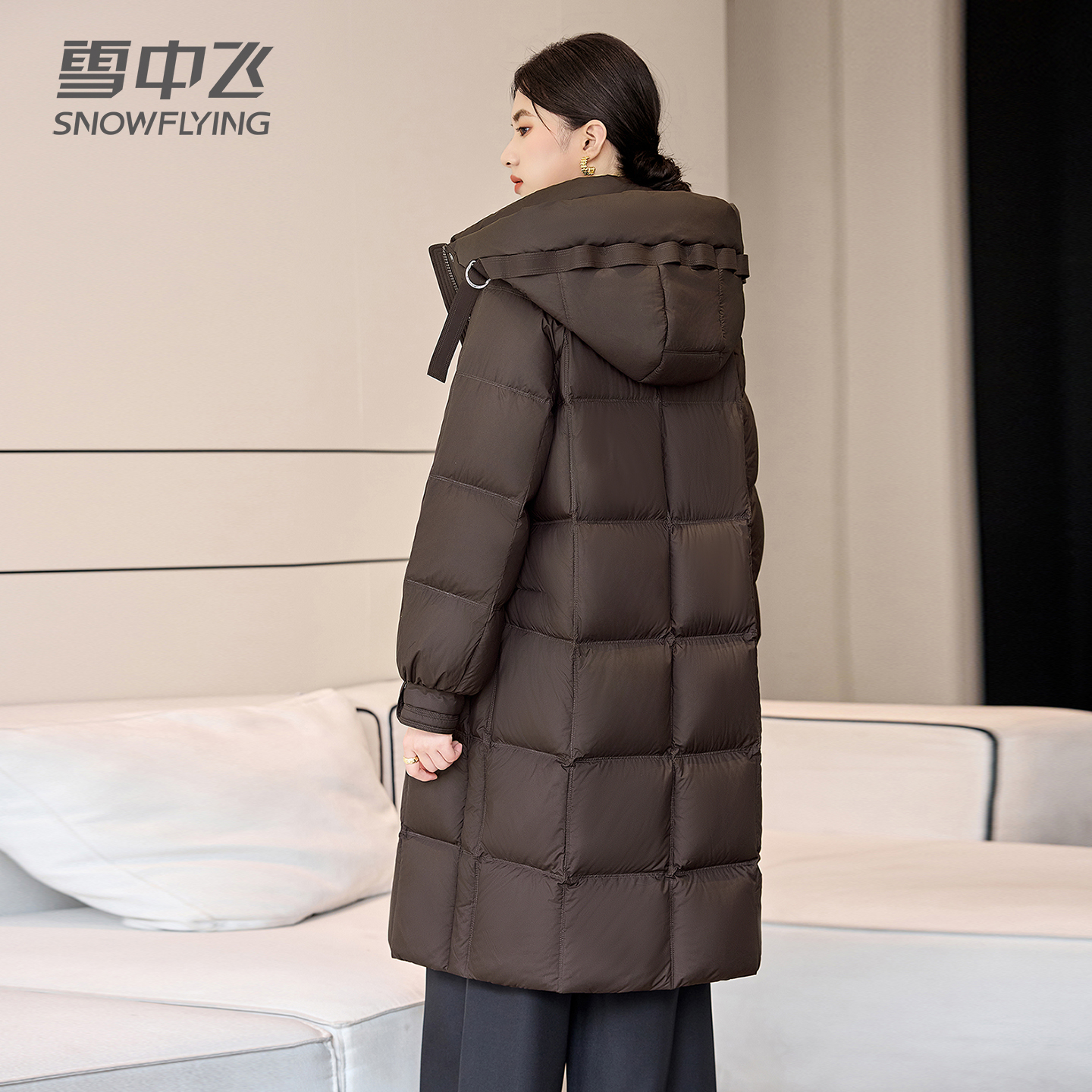 雪中飞羽绒服女过膝2025冬新款连帽保暖白鸭绒时尚高端羽绒衣外套