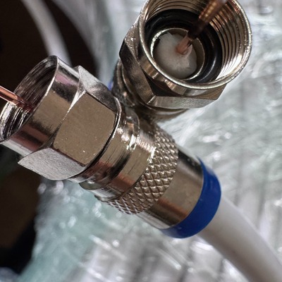 机顶盒户户通有线电视信号连接线高清线闭路线手机信号放大器馈线