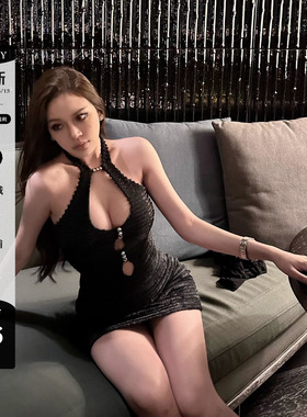 LUV2SHY 现货 迷人曲线 挂脖镂空性感纹理毛毛连衣裙女显瘦包臀裙