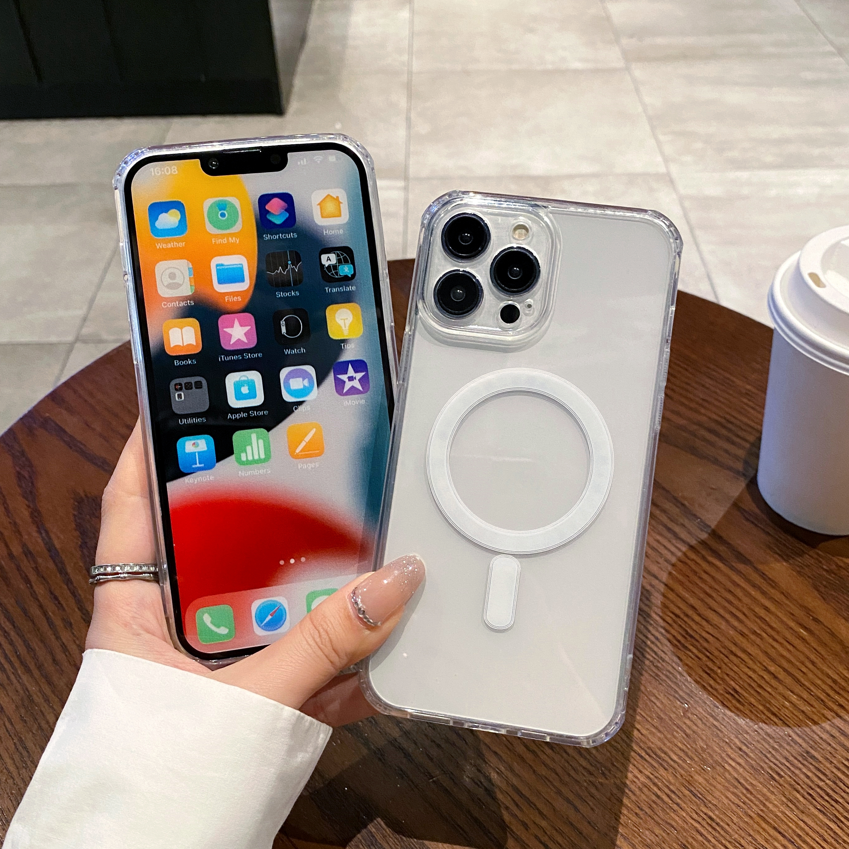 简约透明磁吸壳适用苹果16手机壳