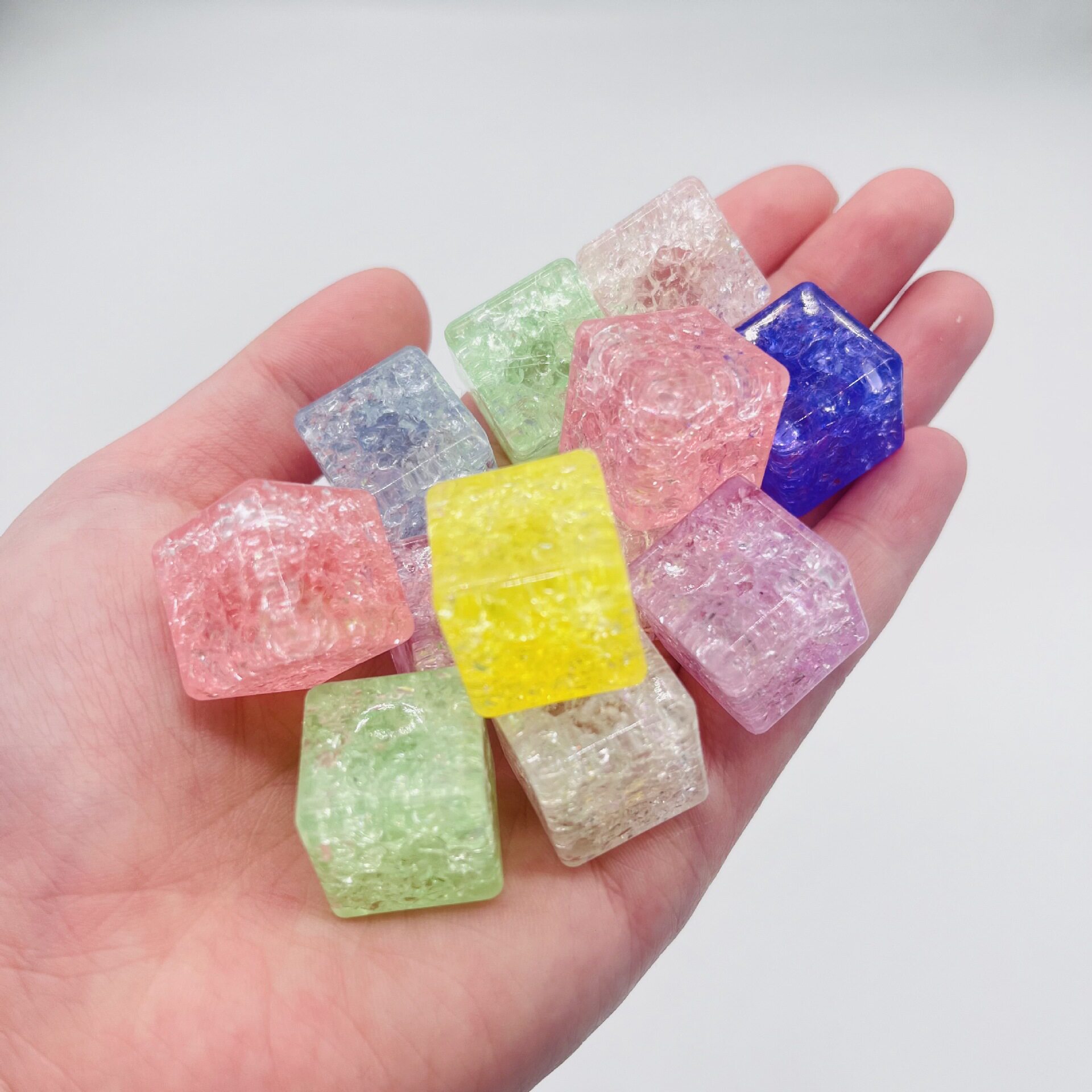 彩色爆花冰裂仿真水晶平面方块DIY手工饰品配件材料夜光方块18mm