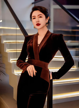 夏季时髦小众设计黑色性感修身显瘦连身裤2026爆款女装时尚百搭微