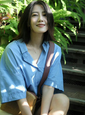 夏款春夏新款明星同款高圆圆蓝色衬衫宽松女款设计感小众宽松短袖