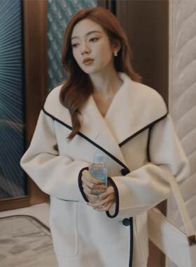 你比星光美丽栗俪何瑞贤
