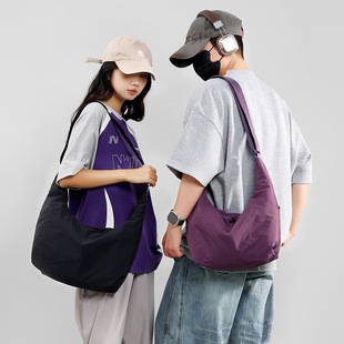 春节不打烊大容量饺子形托特腋下包男女单肩斜挎A4杂志通勤旅游包