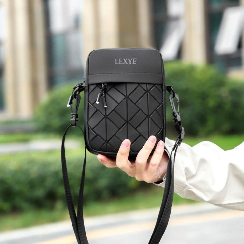 2026炫彩菱格纹防雨水PU皮男式单肩斜挎手机证件钥匙小方逛街背包