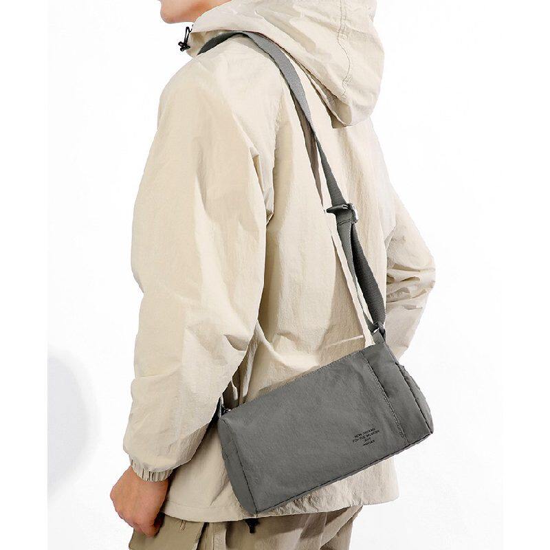 2025双侧袋小方波士顿小跨包男女单肩斜挎IPADMINI伞逛街游玩背包