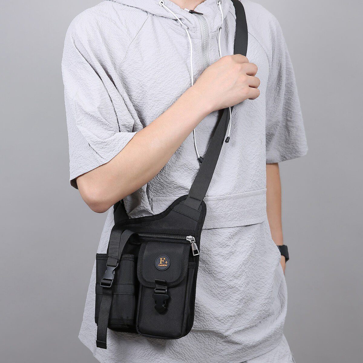 中老年人外出水杯瓶位男式单肩斜挎手机证件钥匙爷爷散步遛弯小包