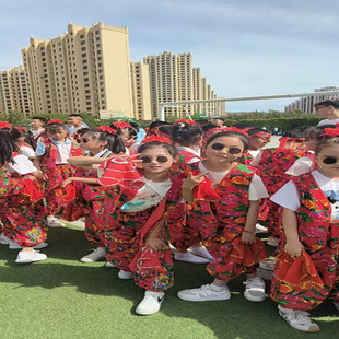 新款春节六一儿童演出服东北花布奶奶马甲灯笼裤套装馍民族风服装