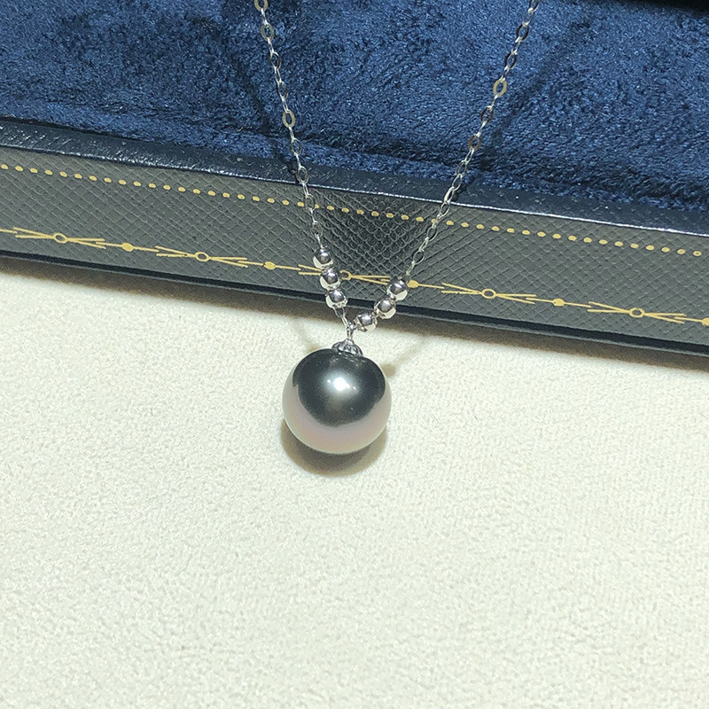 18K金黑色圆形吊坠强光无暇珍珠