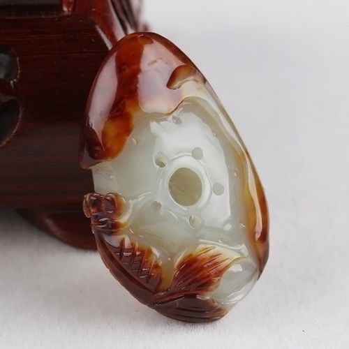 新疆和田玉荷花鱼吊坠红沁皮料原石富贵有余鱼挂件附