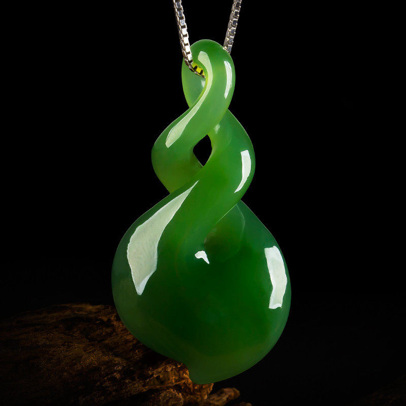 和田色吊坠女 碧玉色扭转乾坤玉坠 玉石 玉器吊坠
