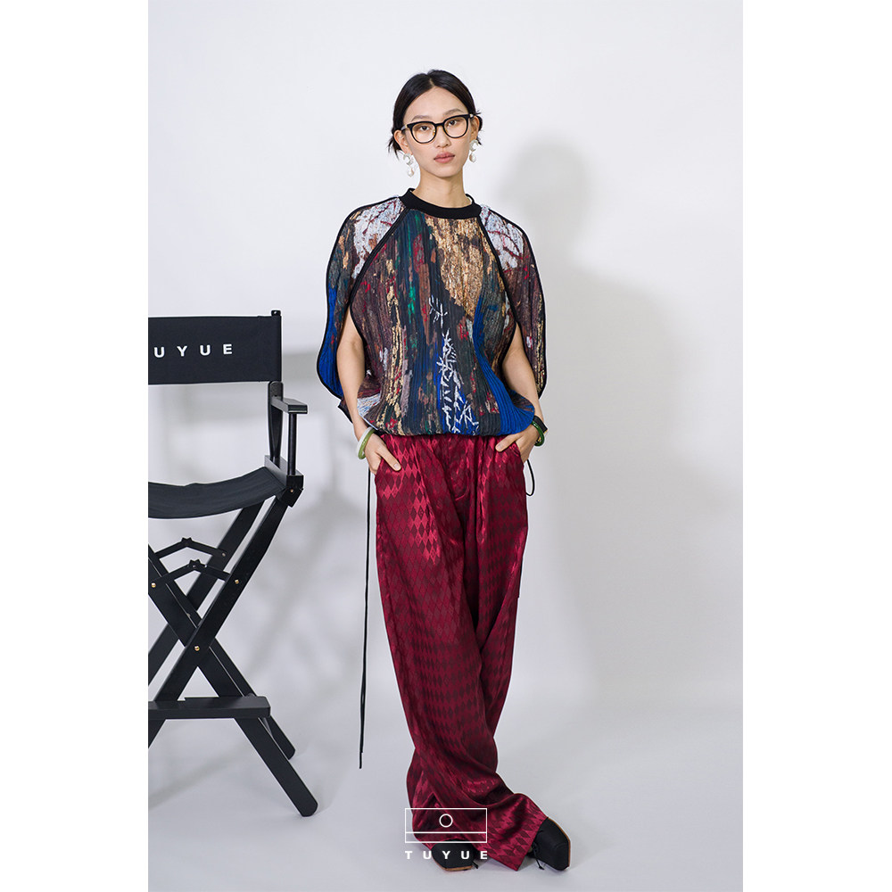 TUYUE涂月 东方美学 原创印花 雪纺压褶 廓形上衣 2025
